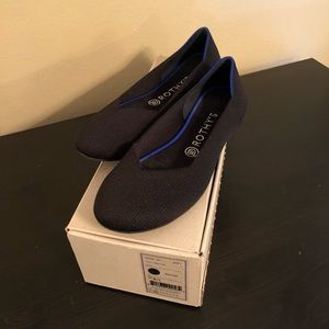 Black Rothy’s flats 8.5